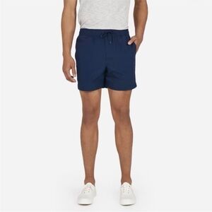 Everlane navy blue men’s lined swim trunks medium